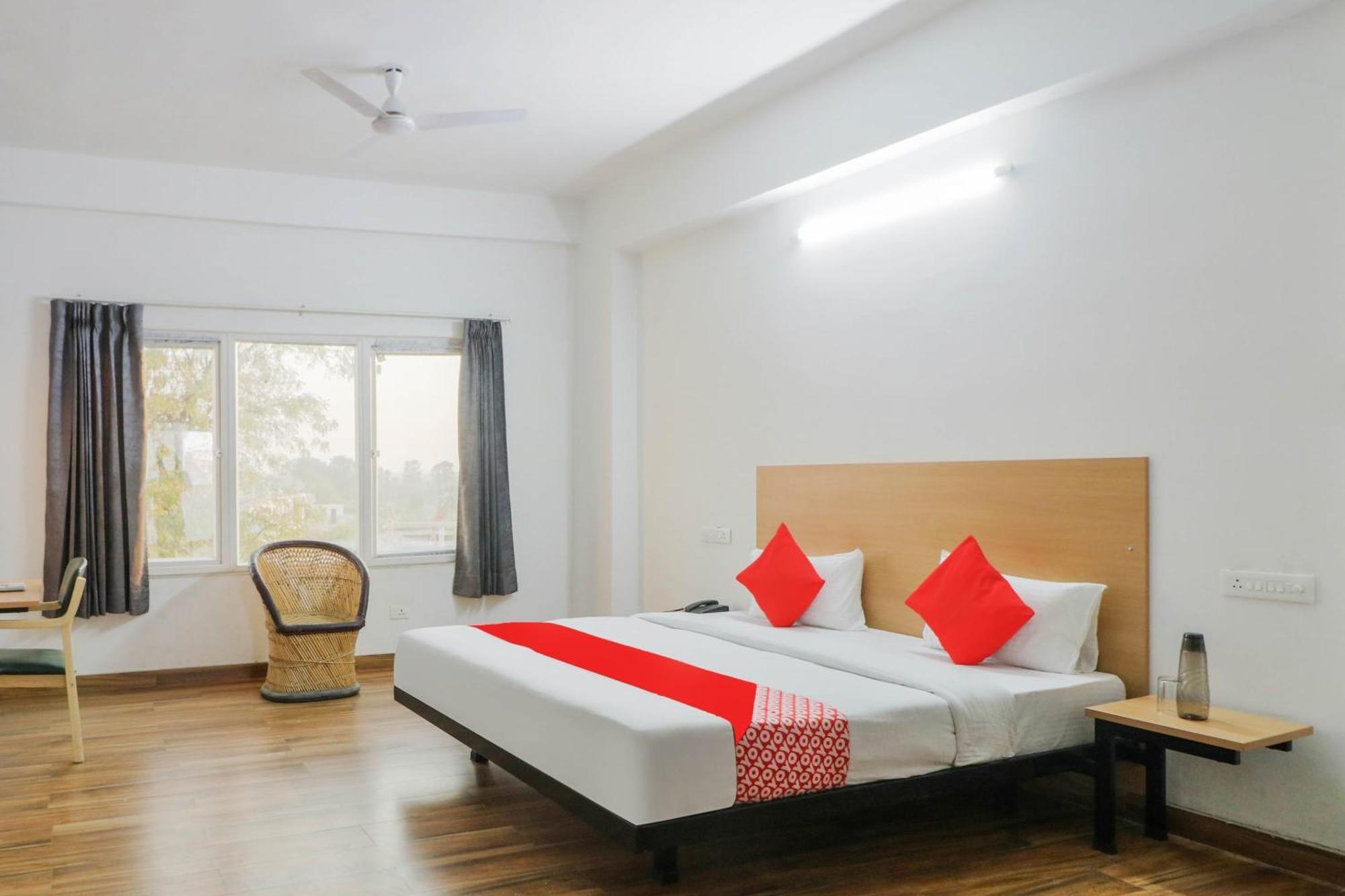 Townhall Bhiwadi Exterior photo